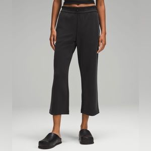 Lululemon softstreme grey cropped pants. Size 0